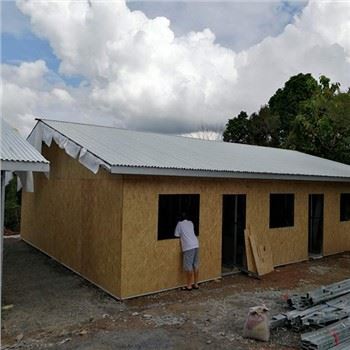 Case prefabbricate con rivestimento in pannelli meteorologici